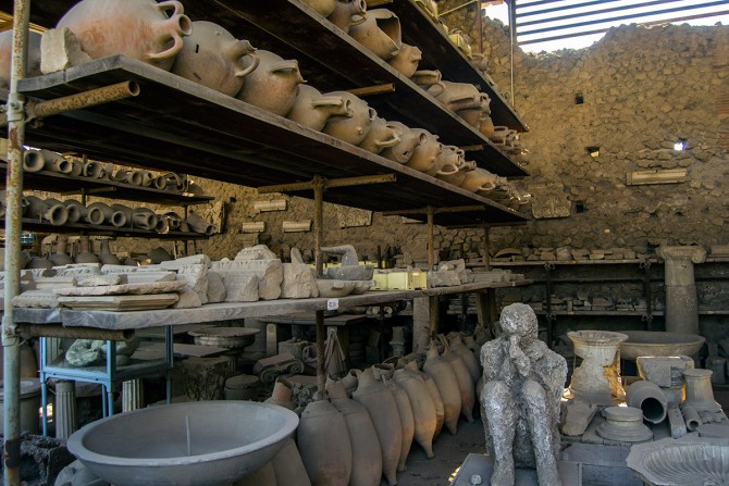 Vasijas y petrificaciones Pompeya