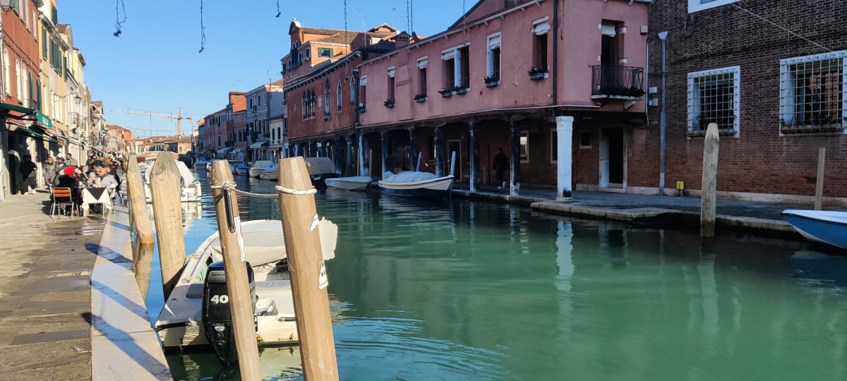 Canal y Góndolas en Murano - Excursión a Torcello, Murano y Burano desde Venecia