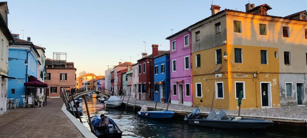 Casas de colores en Burano - Excursión a Torcello, Murano y Burano desde Venecia