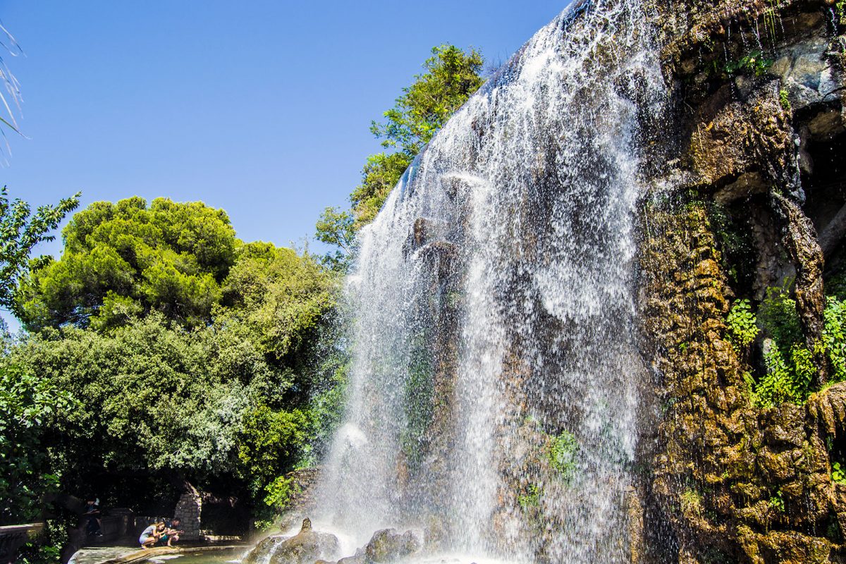 Cascada natural - un día en Niza y Montecarlo