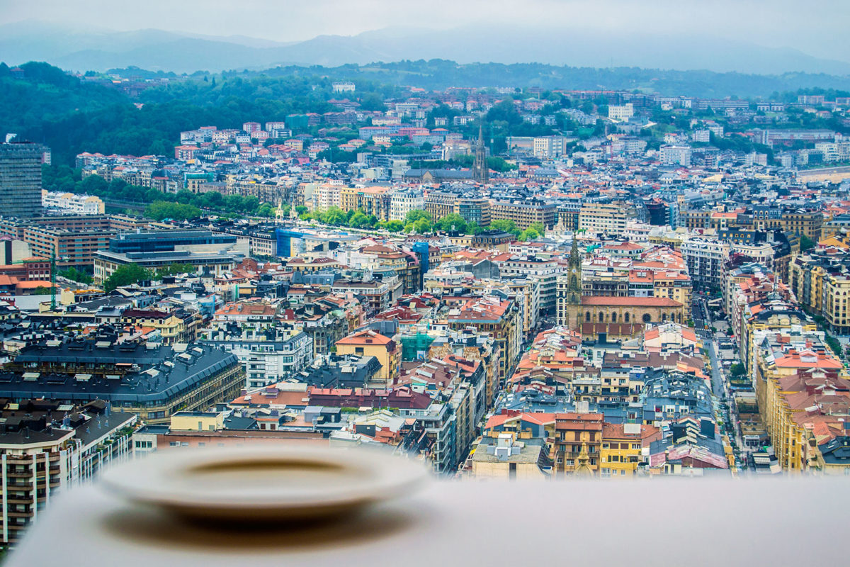 Comer en el Mirador de Ulía con estas vistas de San Sebastián - Sabores de Donostia