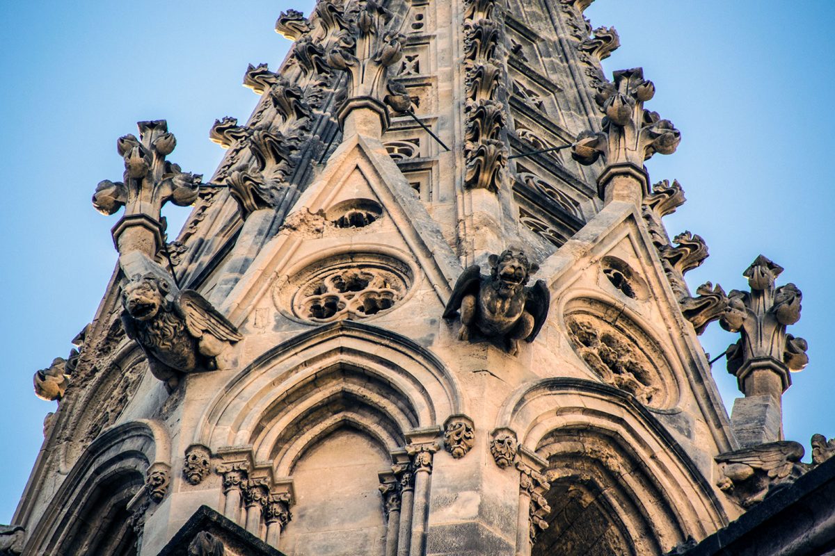 Detalles torres catedral de Mallorca