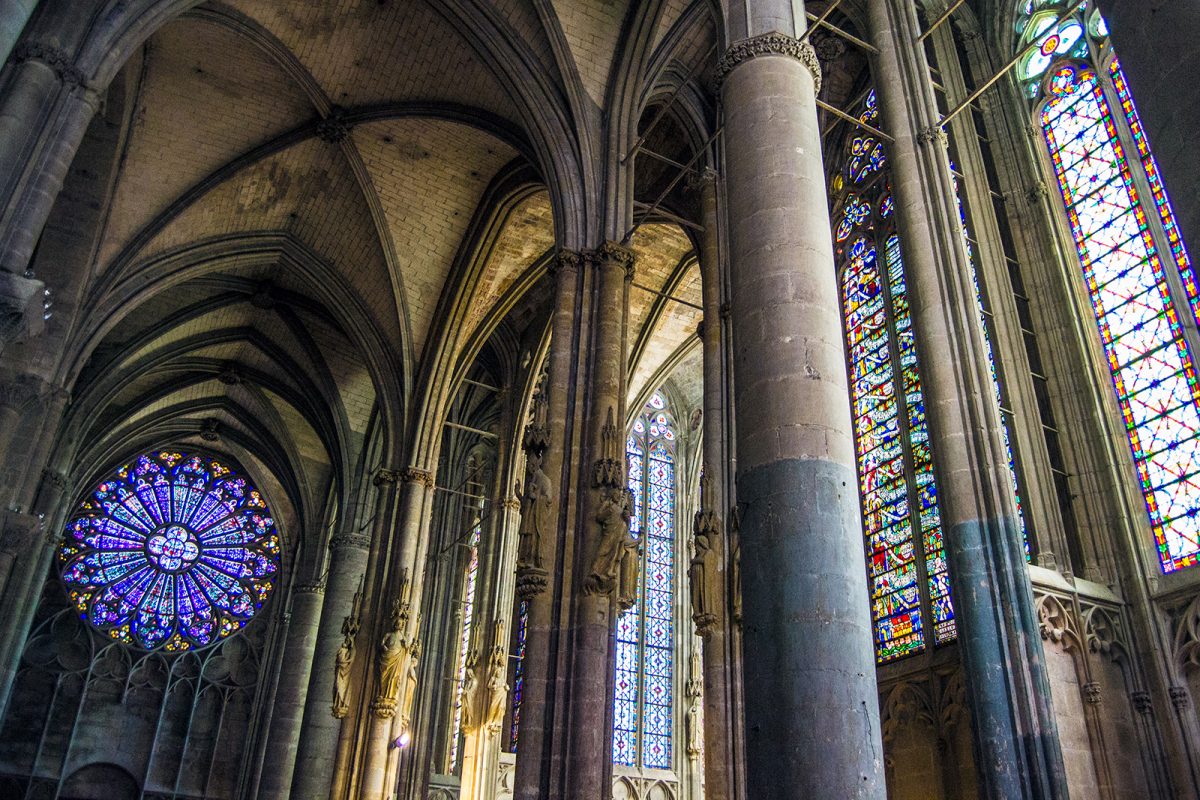 Interior de la Basílica de Saint-Nazaire - que ver en Carcassonne