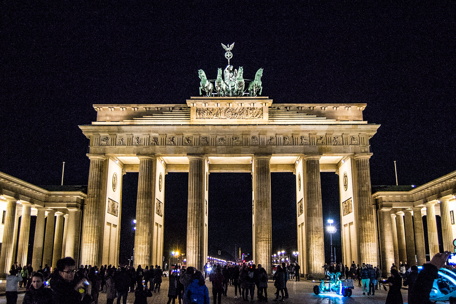 Puerta de Brandemburgo de noche - día 3 en Berlín