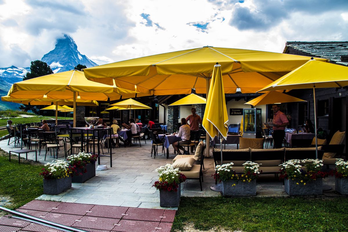 Terraza del restaurante El Bosco – Zermatt en dos días