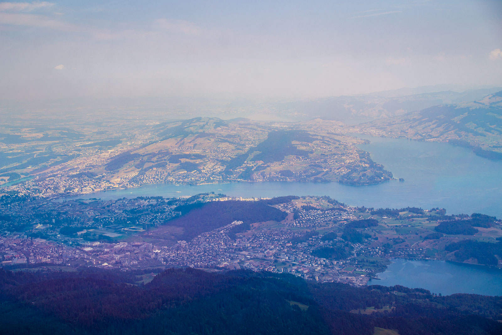 Vistas del lago de Lucerna desde el teleférico - teleférico Monte Pilatus