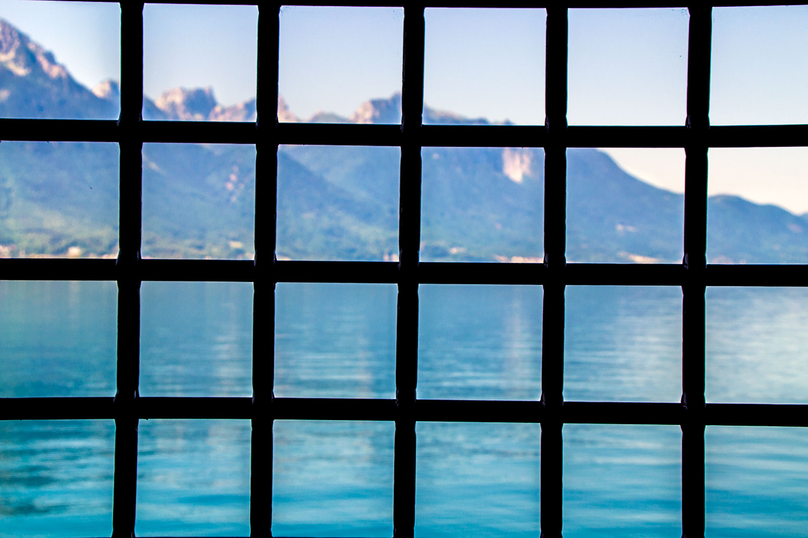 Vistas desde la prisión del castillo de Montreux