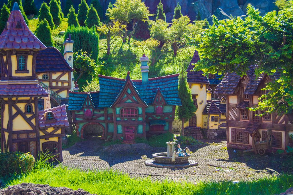 Miniatura del poblado de Bella - Consejos Disneyland París