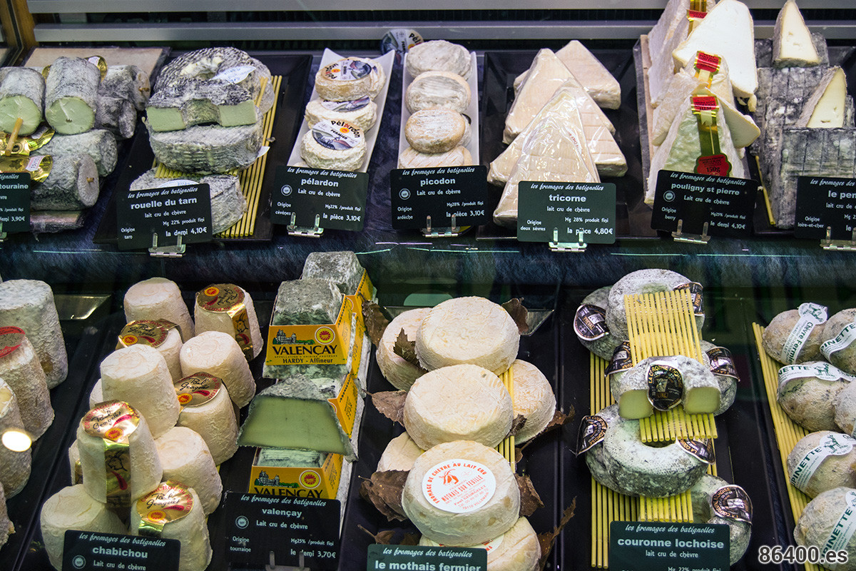 Gran variedad de quesos franceses - Comer en París