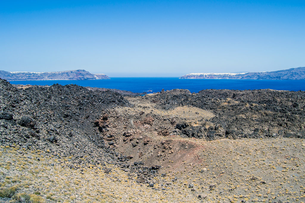 Vistando la Caldera que dio origen a la forma actual isla de Santorini - Descubrir Santorini