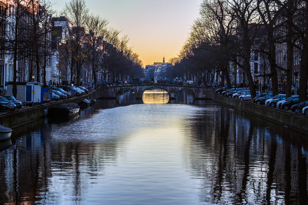 Paseando por entre los canales de Amsterdam – Disfrutar Amsterdam