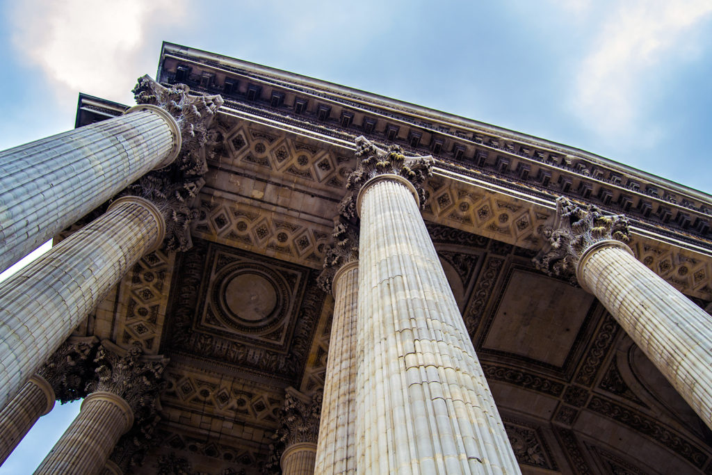 Detalles del edificio del Panteón de París – París Pass de dos días