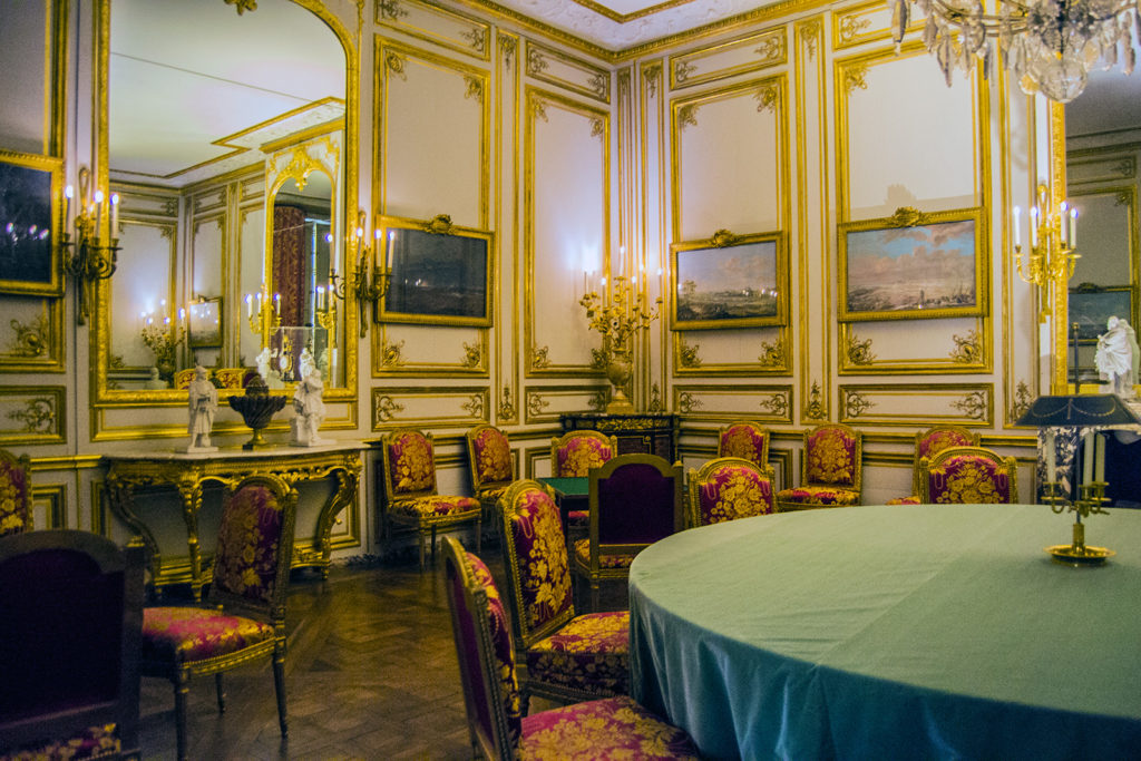 Sala de los juegos con aspecto de casino – Aposentos privados del Palacio de Versalles